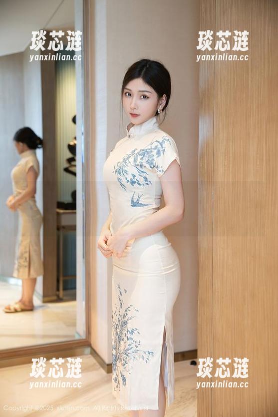 秀人网 - 汐汐爱吃草莓的美足写真集，你敢下载吗？哈哈，好奇害死猫！