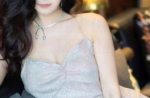 秀人网 - 有人说趁热拿铁latte的秘书都是漂漂亮亮的，没想到她居然是无圣光！来看图片。