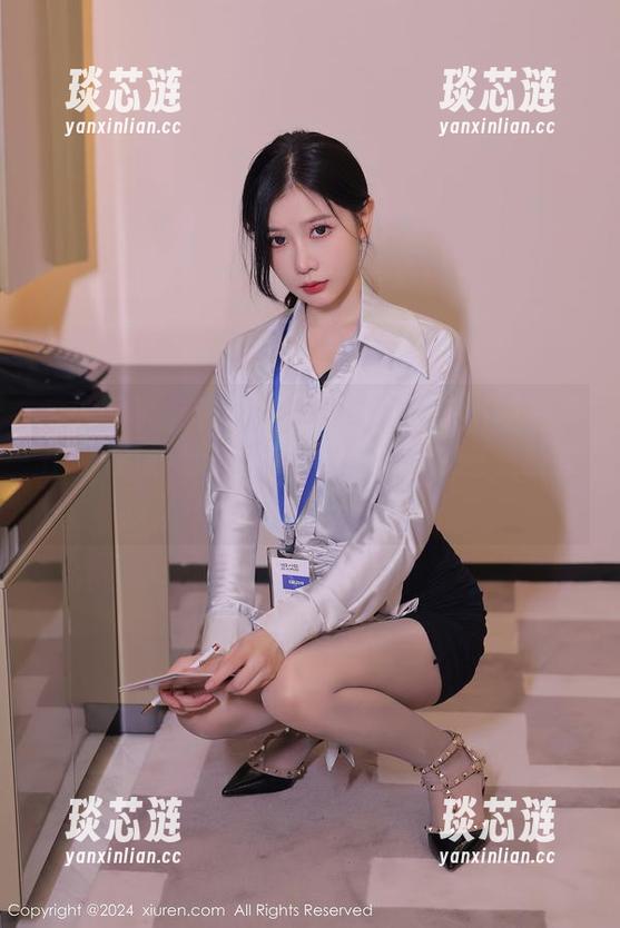 秀人网 - 有多少人都梦想过和陈小喵一起出现在浪漫壁纸里？这就是双人合集的答案！