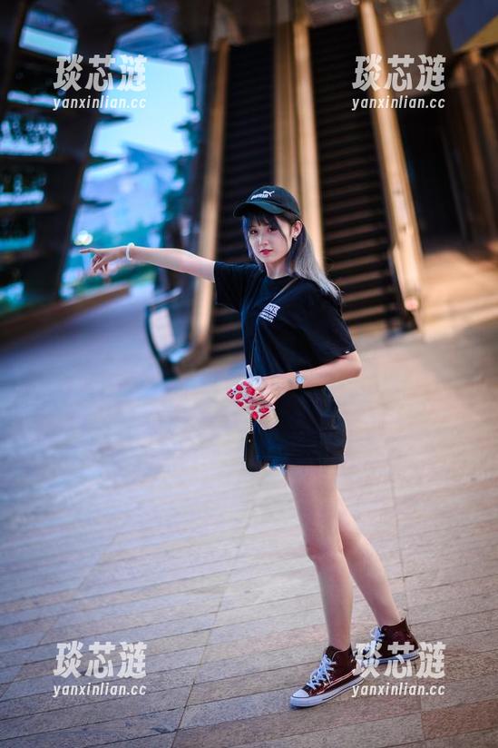 秋楚楚不秃头 来吧,秋楚楚不秃头的美腿全集:这腿我给满分,但你呢?