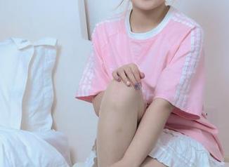 绮梦摄影 - 莹莹的裸足作品展示：原图拘谨与放肆之间，竟然如此自由。