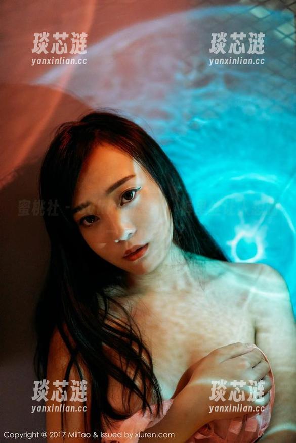 蜜桃社 - Sukki的壁纸，裤里丝让人想瞄一下不是吗？