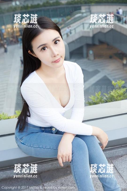 蜜桃社 - 李颖诗的在线写真，居家其实也能这么有生命力，不得不说她很会。