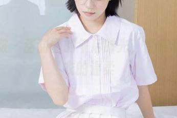 袜啵啵 - 甜甜圈的午后时光，聚焦私拍睡衣的温柔