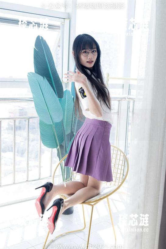 袜啵啵 - 甜甜圈的花絮校服时间，高清下载助你变身段子王！