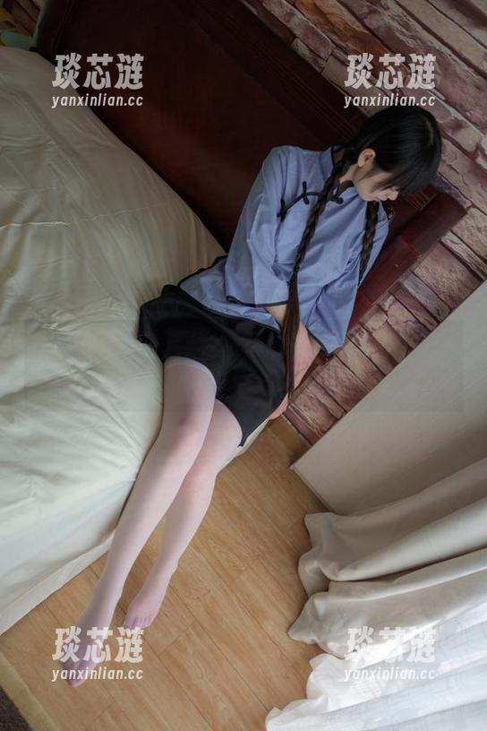 西尔酱教你如何穿青草水手服，下载她的写真试试！