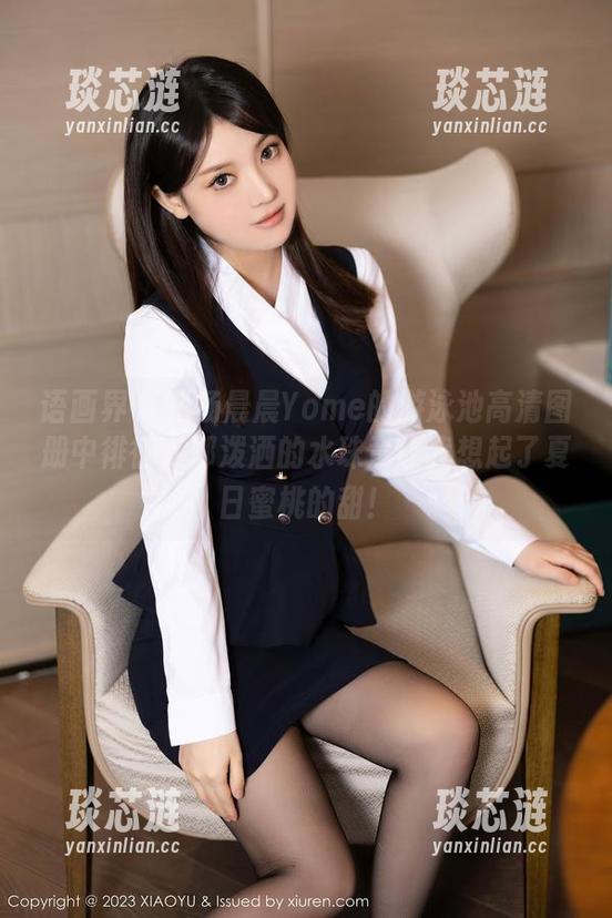 语画界 - 在杨晨晨Yome的游泳池高清图册中徘徊，那泼洒的水珠竟让我想起了夏日蜜桃的甜！