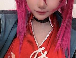 天台上的贝贝琪Becky，有人愿意共享这套图吗？