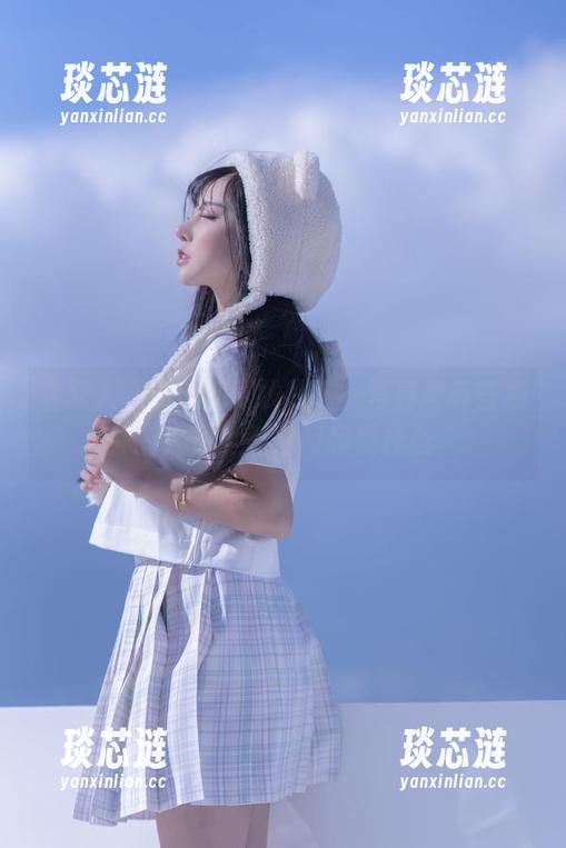 《双人》的过期米线线喵，写真里有些意外的火花，但别问我是什么。