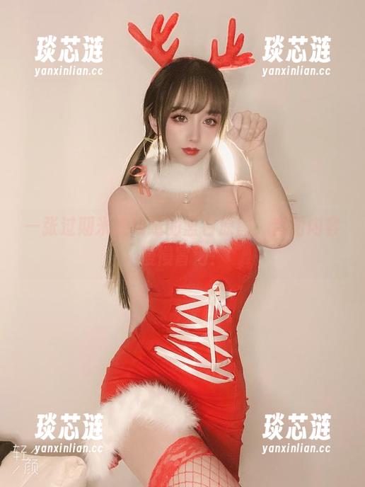 一张过期米线线喵的蓝白原图，套图内容慢慢冒泡！