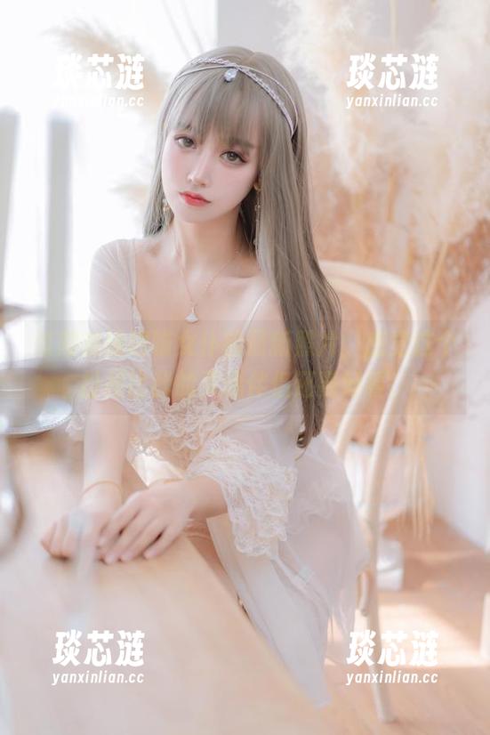 过期米线线喵女仆的最新照片，感觉这个扮相比我的灵魂伴侣还要好看。