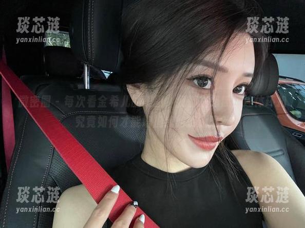微密圈 - 每次看金希儿的美图，我都在想黑色连体环扣究竟如何才能增加我的资源呢？