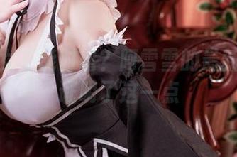 谁说修女不能时髦？阿雪雪的最新图集又证明了这一点