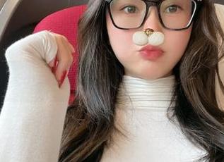 微密圈 - 陈大小姐的写真，衣服点缀，真心是个外壳。