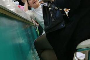 魔镜街拍：包臀裙小姐姐在户外彰显自我，这福利图集让人心花怒放！